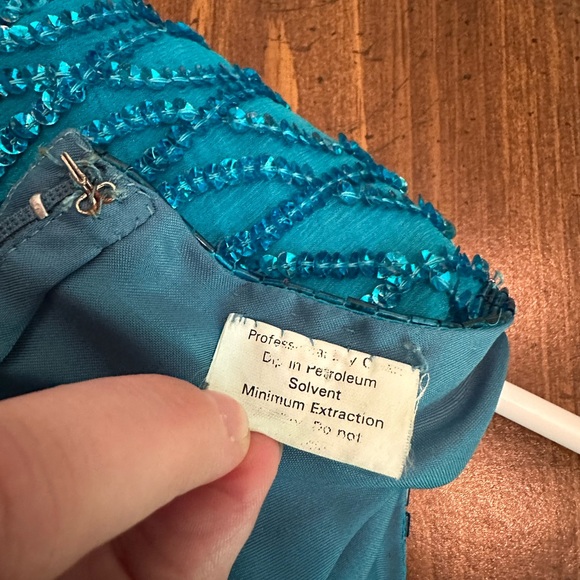 Stenay vintage blue sequin dress. Size 4, 100% silk with polyester lining. - Picture 9 of 16